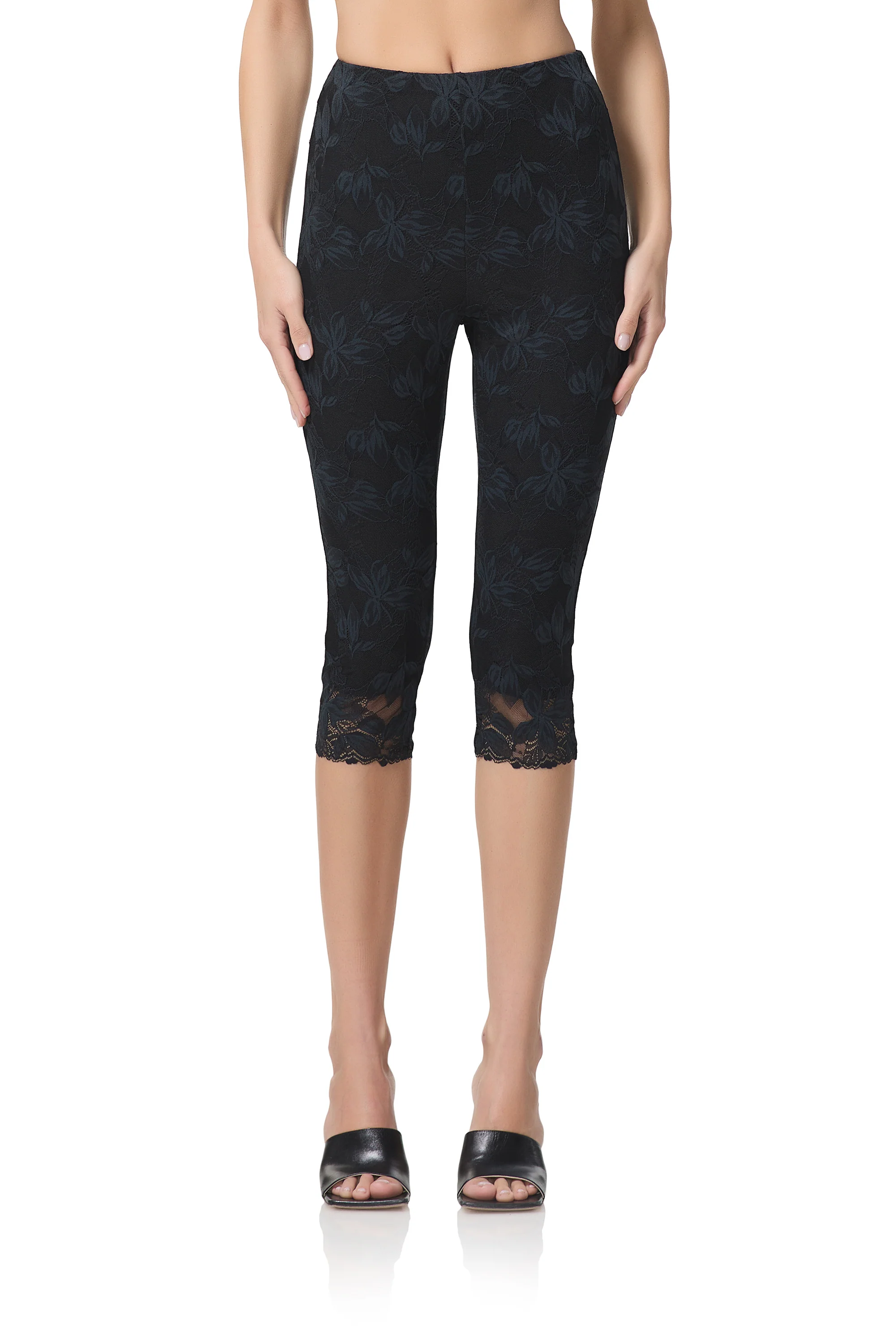 Mikeala Lace Capri Legging - Noir - Image 2